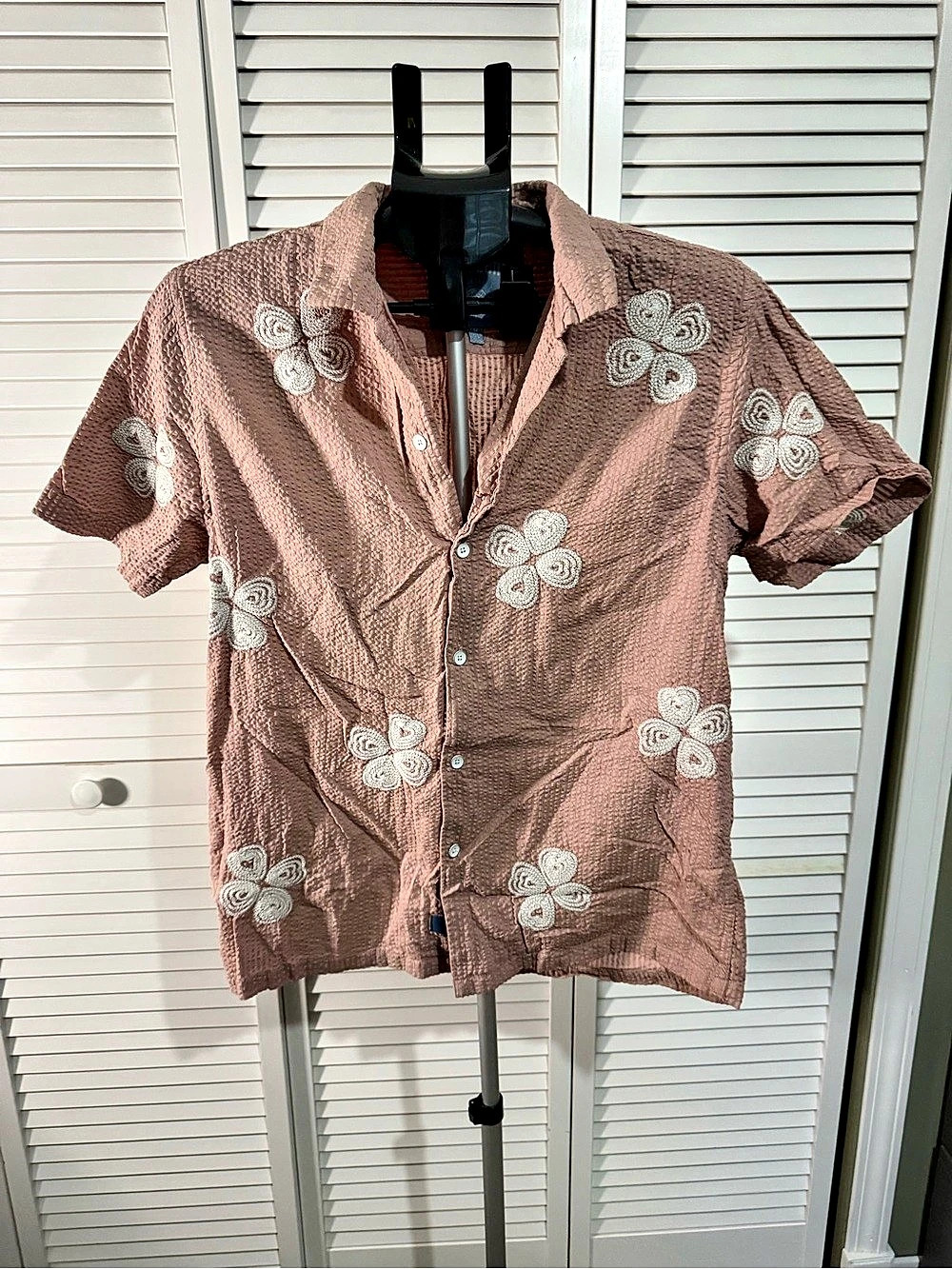 Free Planet Men's Floral Button Front Shirt Pink & White
